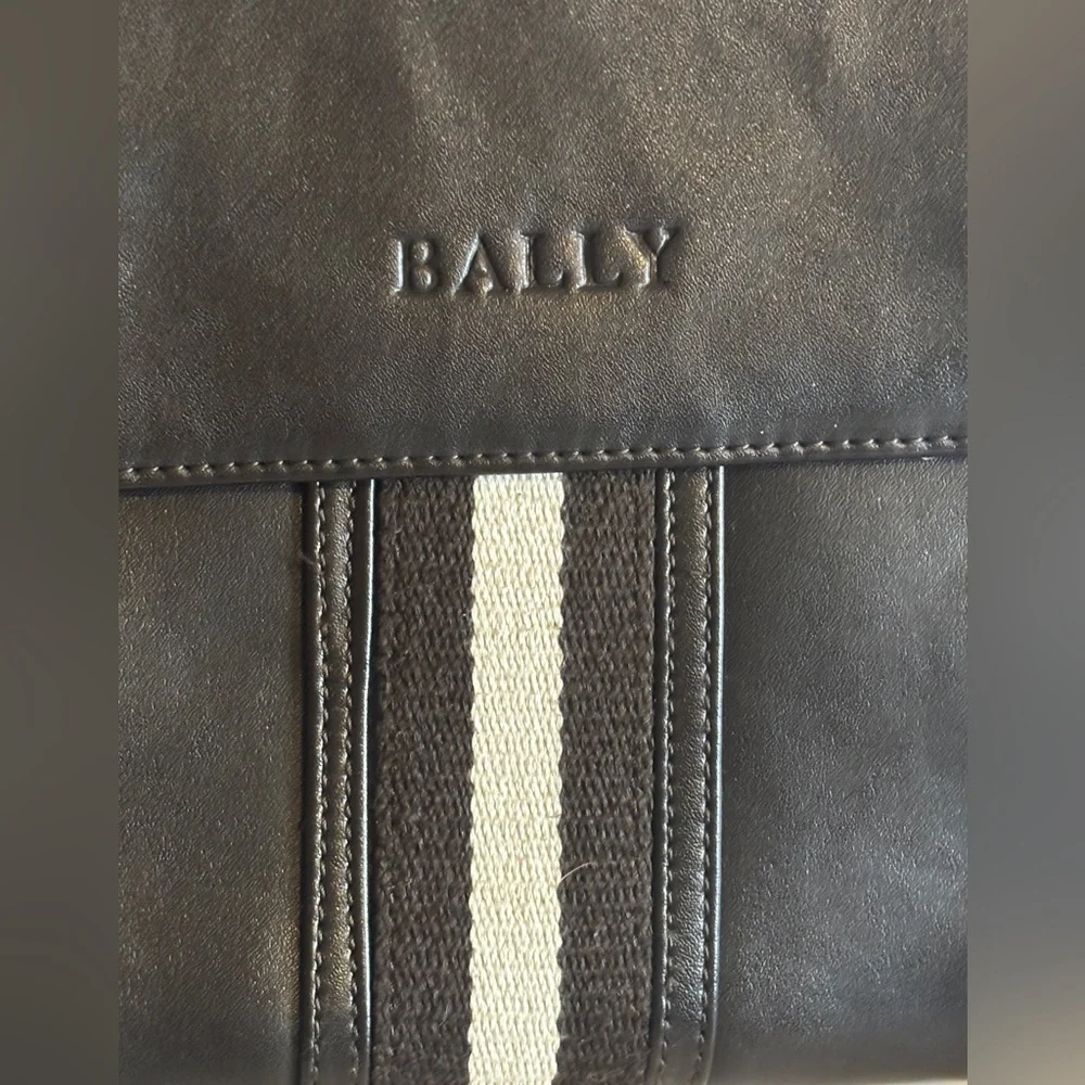 Bally Brown Messenger Mens/Womens Bag